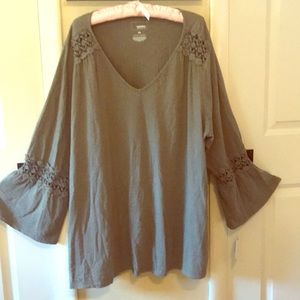 Beautiful blouse! ( peasant/poet style,3/4 sleeve)